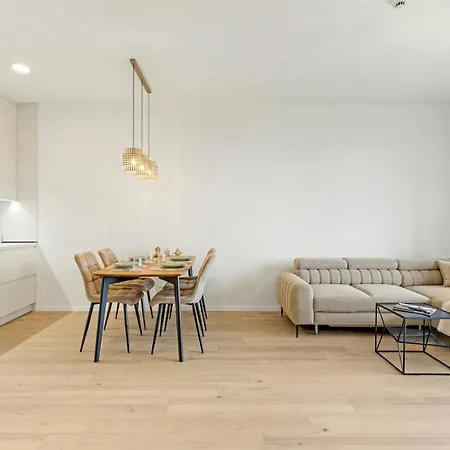 The Cozy Pearl - Light, Style & Balcony Comfort Daire Bratislava