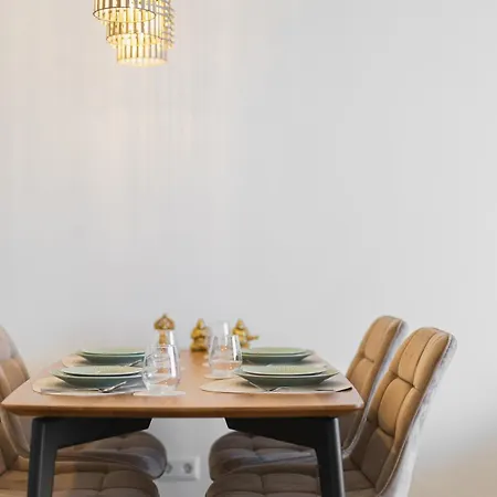The Cozy Pearl - Light, Style & Balcony Comfort Daire Bratislava